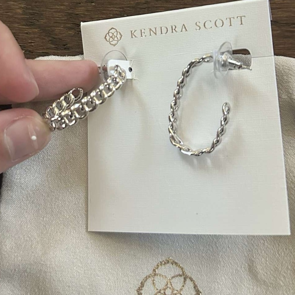 KENDRA SCOTT Grier Rhodium Chain Hoop Earrings-Silver-Brwnd New - Picture 7 of 13